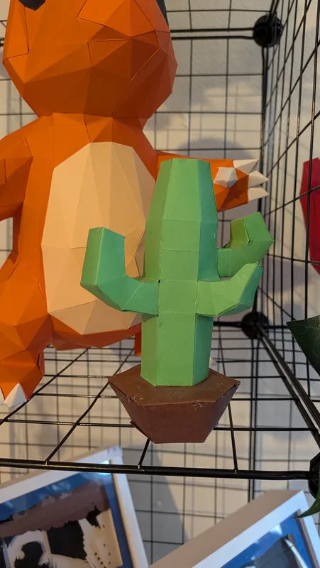 petit cactus de 15cm de haut en papercraft pour agrémenter son salon