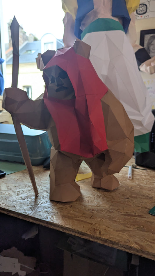 Figurine Ewok Wicket papercraft capuche rouge