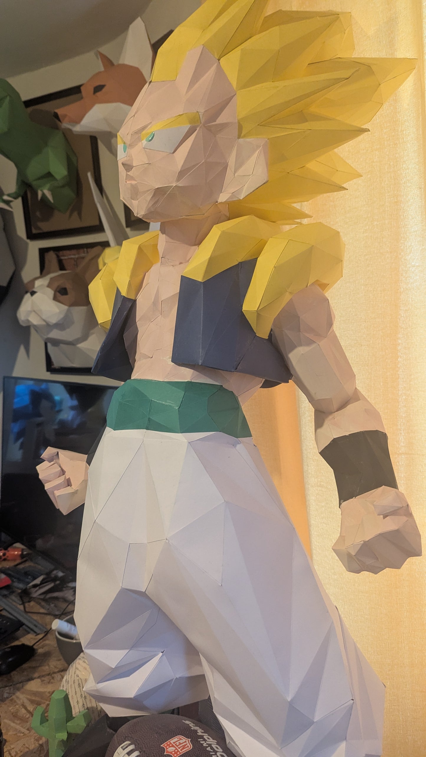 Papercraft Gotrunks XXL – Figurine 3D en kit à assembler (120 cm, Niveau Expert)