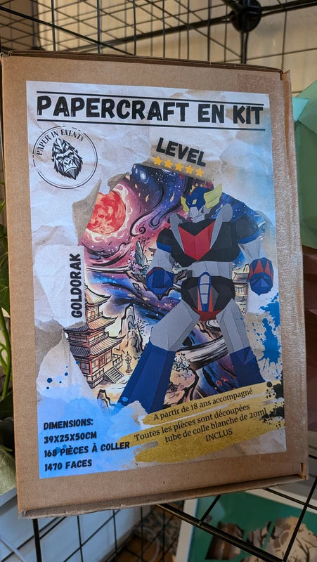 packaging du kit papercraft goldorak de chez paper in events
