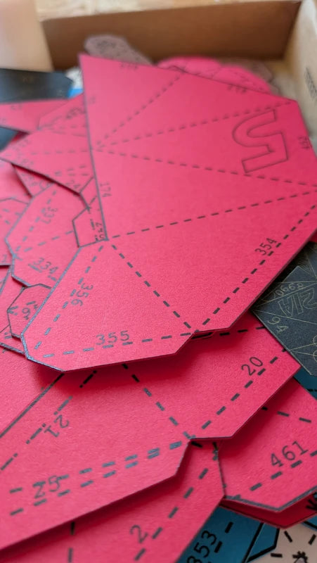 zoom sur les pièces découpés avec précision chez paper in events