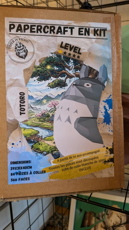 packaging du kit papercraft totoro de chez paper in events