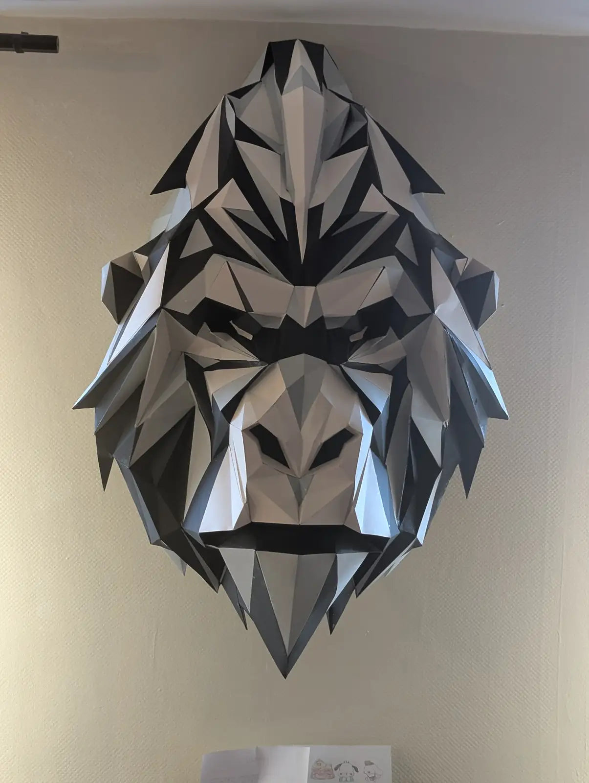 Papercraft tête de gorille en papier 3D – décoration murale à assembler