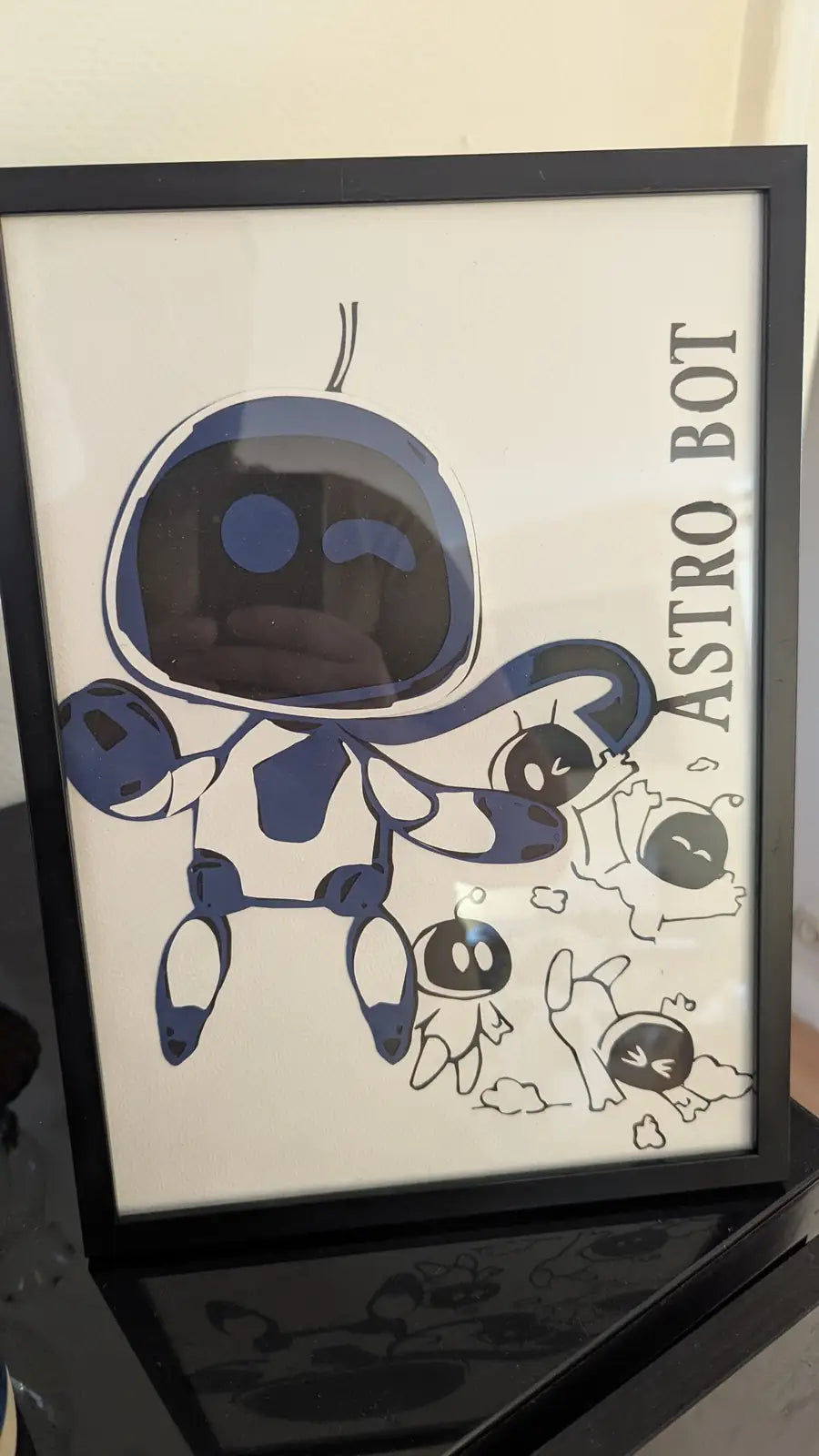Cadre papercut Astro Bot – décoration murale en papier découpé