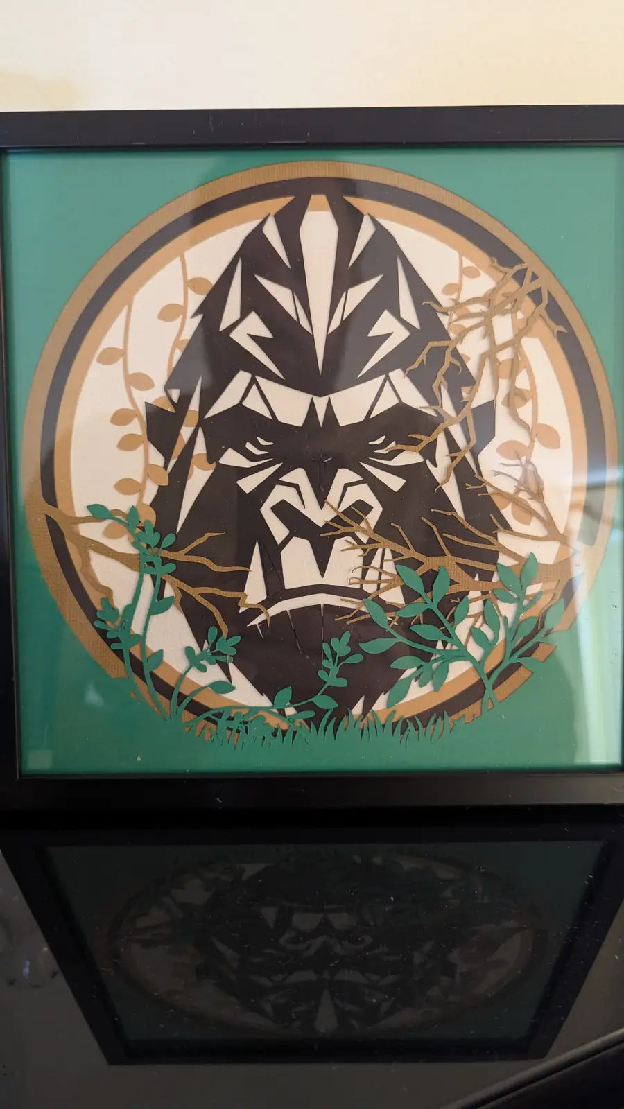 Cadre papercut gorille – décoration murale en papier découpé