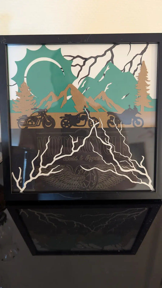 Cadre papercut motard – décoration murale en papier découpé