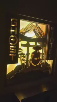 Vidéo d’ambiance de la lightbox Ghost of Yotei, décor japonais lumineux en papier