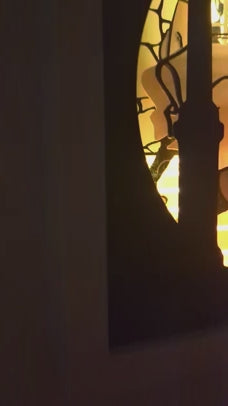 Zoom sur Tintin et Milou en lightbox papier découpé 3D, détails du relief et de la lumière