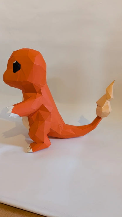 Sculpture Salamèche en papier vue de profil avec sa queue, kit de montage papercraft facile.