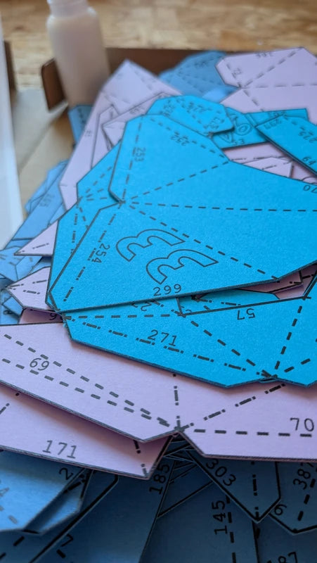 zoom sur les pièces découpés avec précision chez paper in events